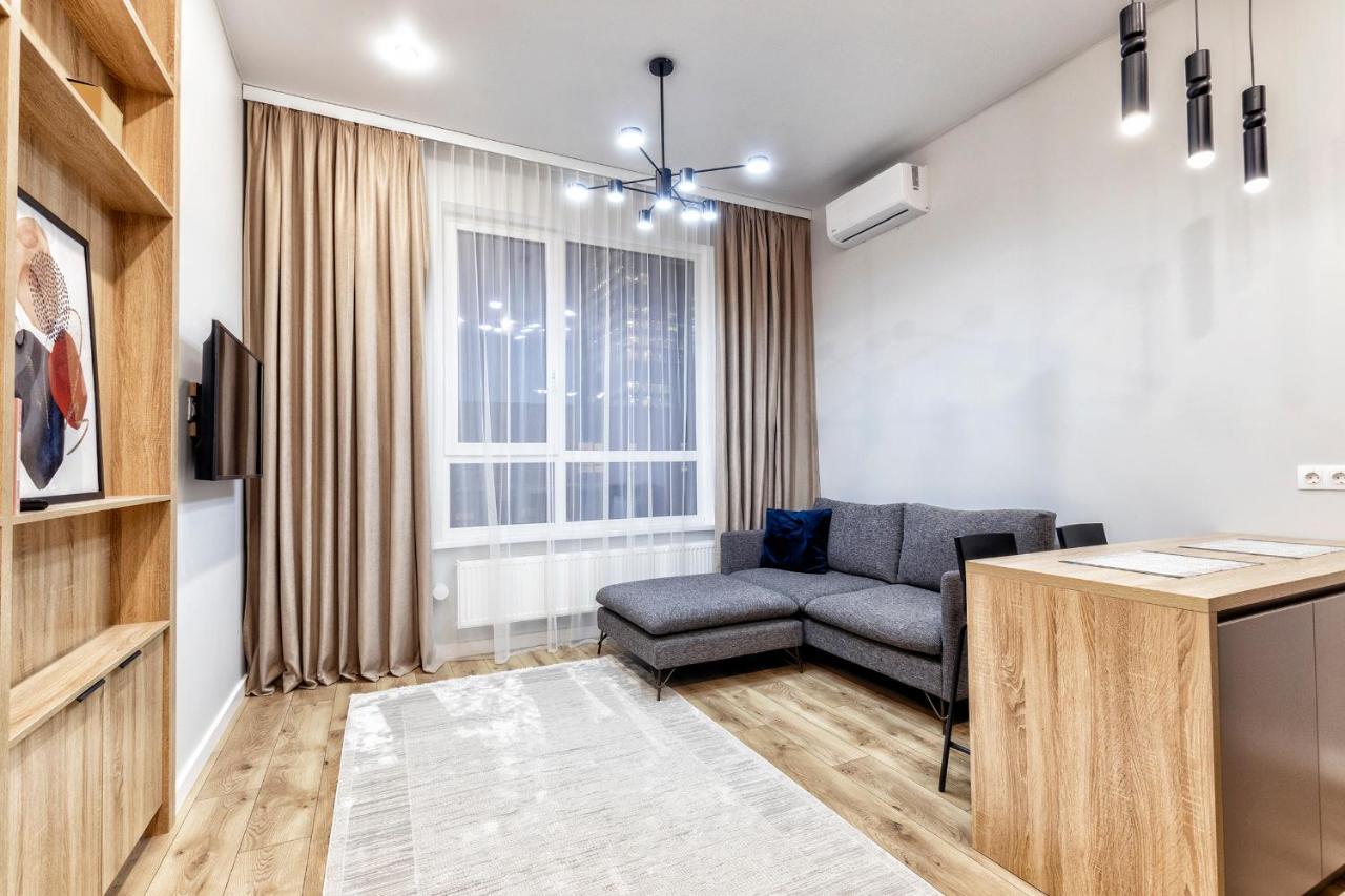 Aura Business Class Apartment Akmola Esterno foto