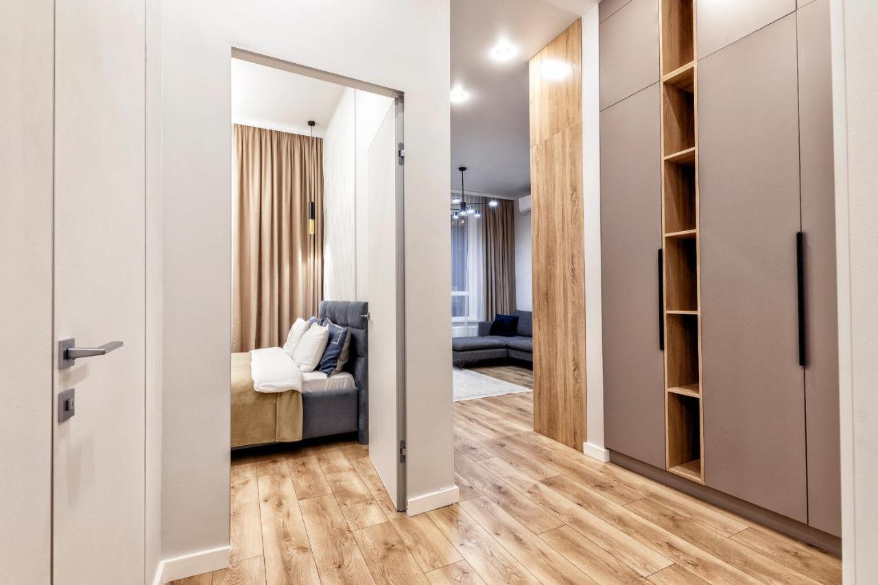 Aura Business Class Apartment Akmola Esterno foto