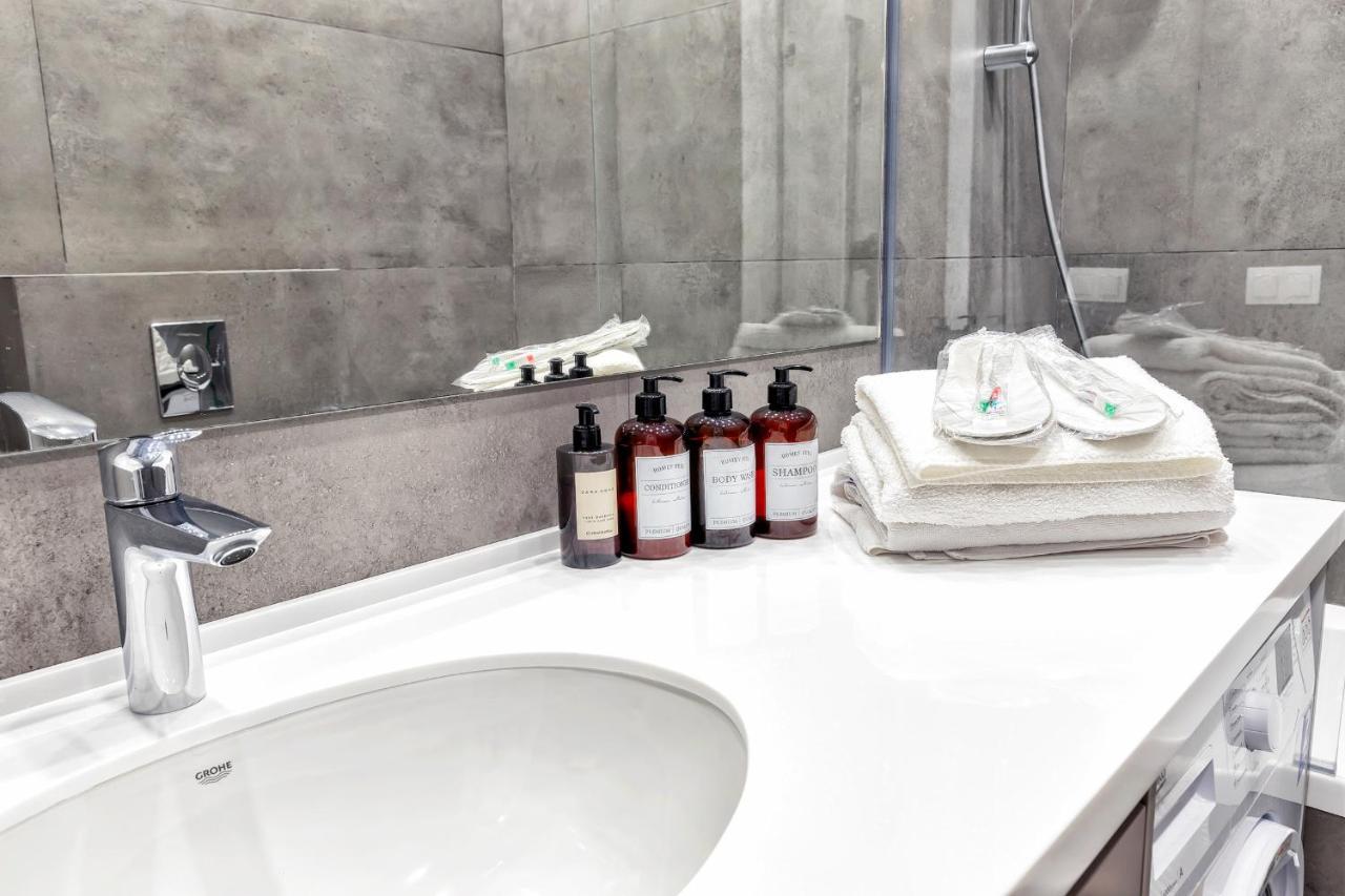 Aura Business Class Apartment Akmola Esterno foto