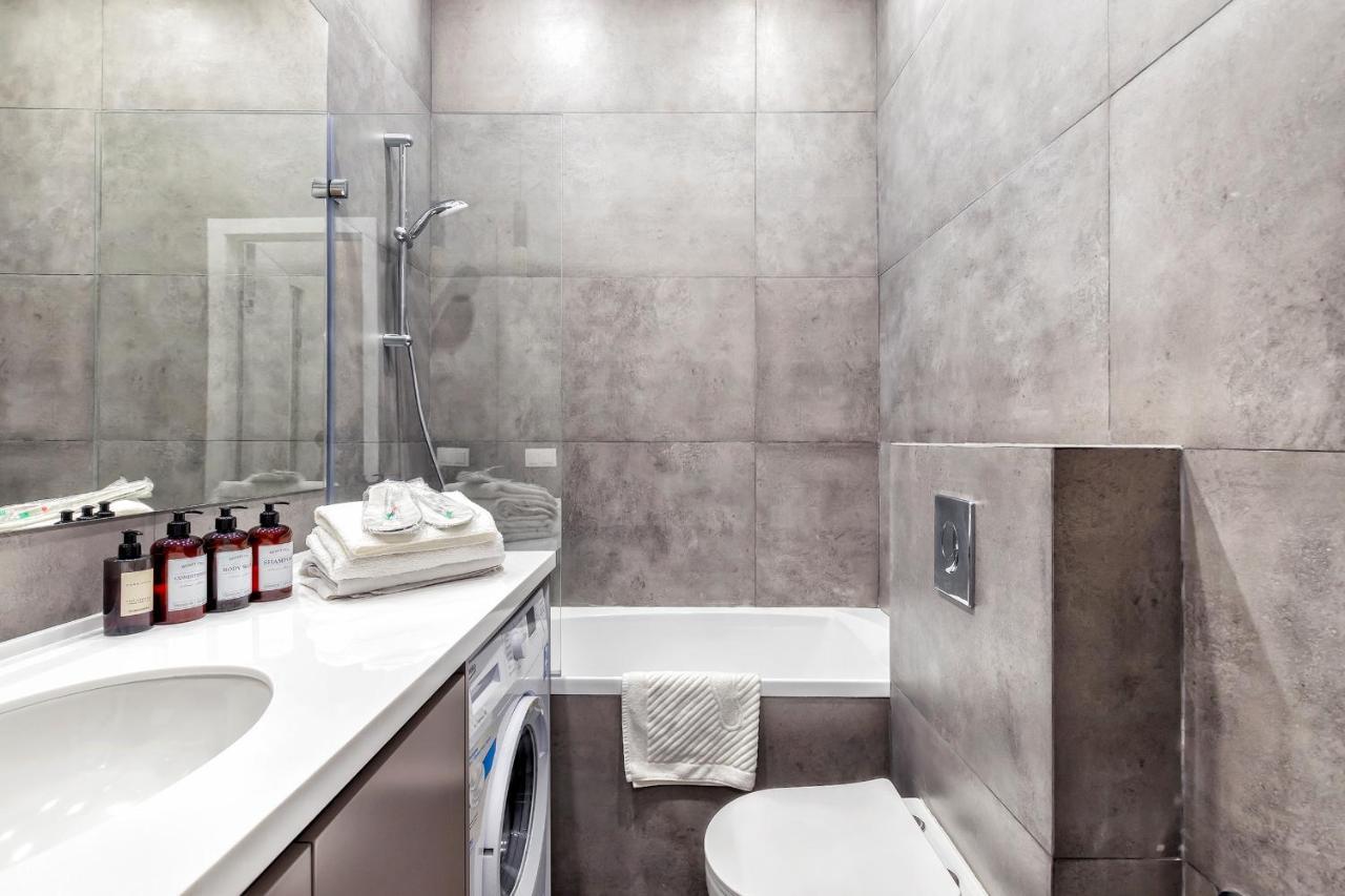 Aura Business Class Apartment Akmola Esterno foto